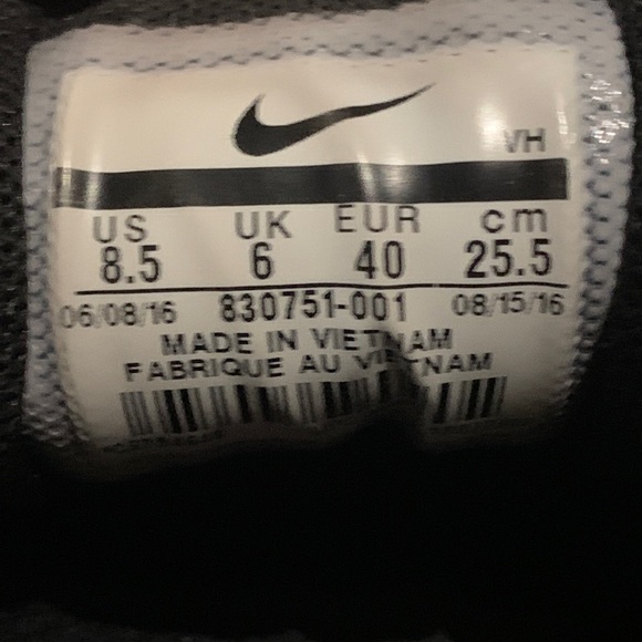 Nike ‘Flex Run’ Running Shoes - Picture 10 of 13